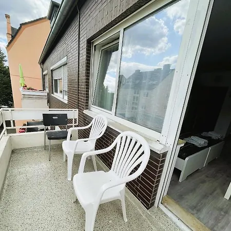 Appartement Mit Balkon In